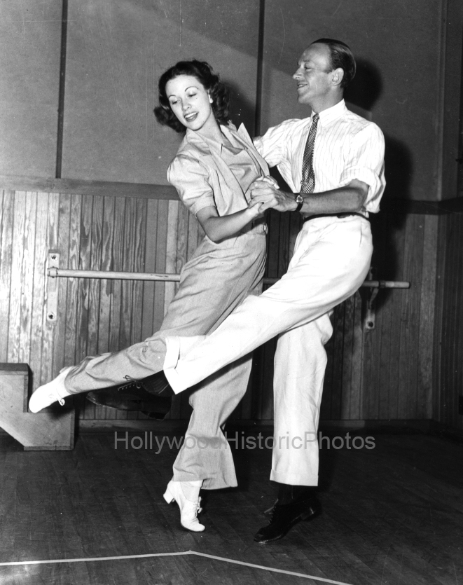 Fred Astaire 1940 Eleanor Powell for Broadway Melody of 1940 MGM WM.jpg